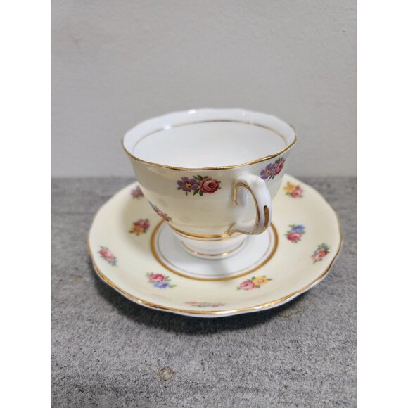 Colclough Tea Cup Saucer Small Rose Clusters Gold Gilt Displaying Tea Cups Gift - Picture 7 of 10